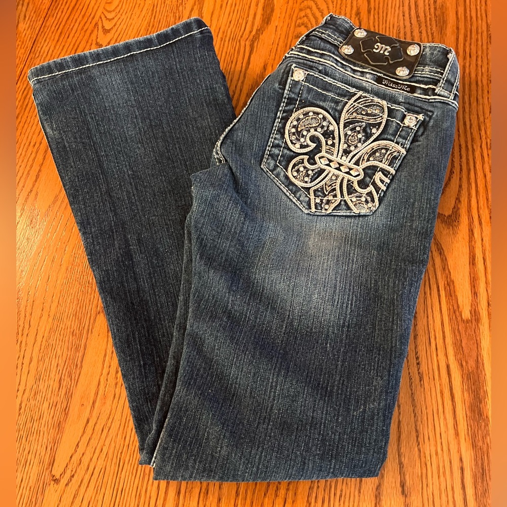 Miss me jean size 26. Boot cut. Slightly worn, still good condition. Women.